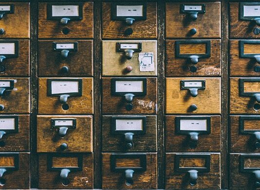 Dlaczego szuflada się zacina?