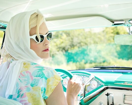 Jak wyprzedzać z automatyczną skrzynią biegów?