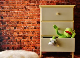 Jak naprawić szufladę na prowadnicach?