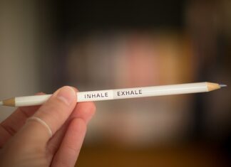 Czym skleić wydech?