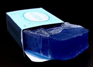 Czym się różni gliceryna od wazeliny?