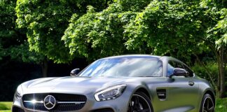Ile pali Mercedes SLK?