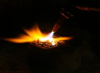 Ile zarabia spawacz w Norwegii?