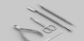 Jak używać skrobaczki do języka?