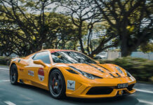 Czy powinienem wynająć samochód z wyprzedzeniem czy na lotnisku